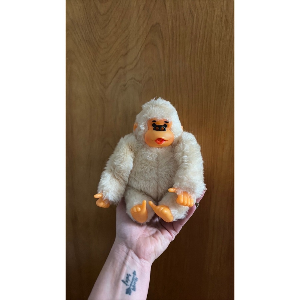 Vintage 1985 Wild Wilbur Thumb Sucking Gorilla 8" Plush Doll Taiwan Justen 14430